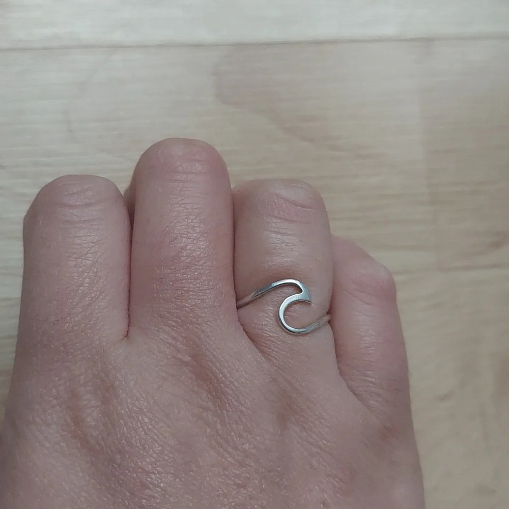 Pura Vida Sterling Silver Wave Ring - Picture 3 of 5